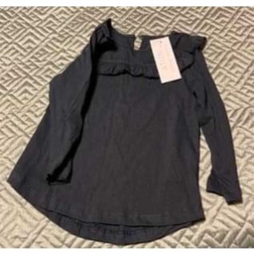 Set of 2 Tops sized 4-5 Years 1 Navy, 1 Orange . Long sleeves.